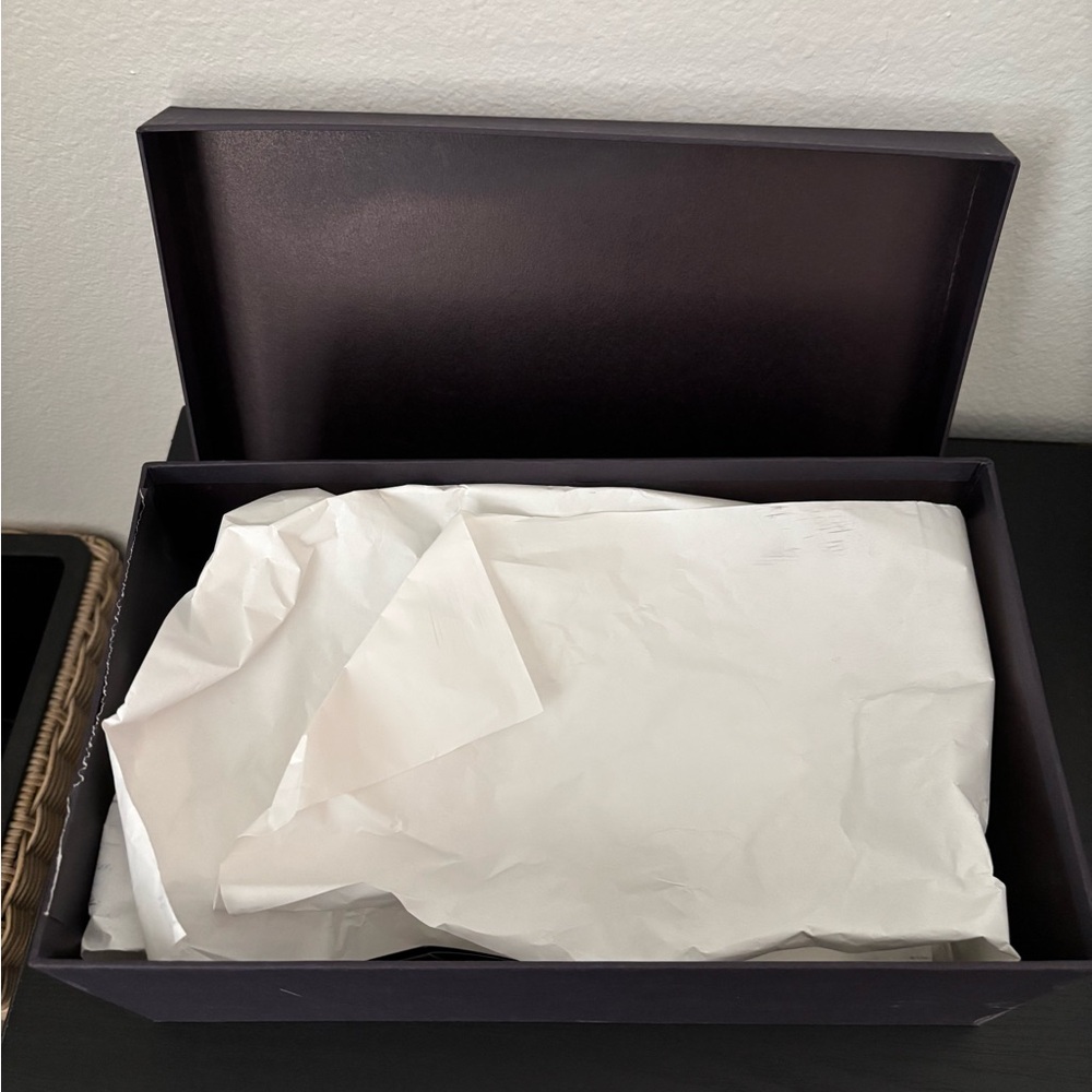 Prada Gift Storage Box + Tissue - Picture 4 of 4